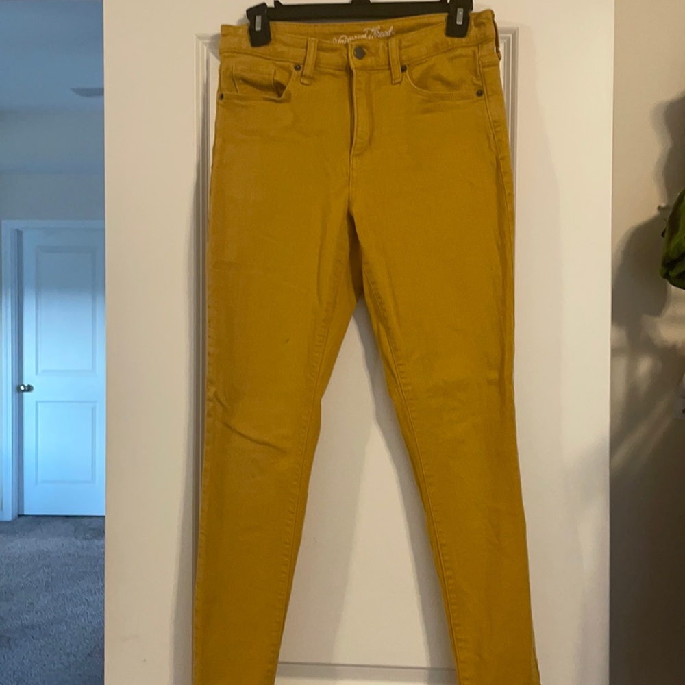Golden skinny jeans